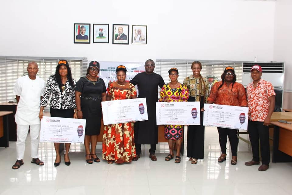 Read more about the article RHAB-YESS FOUNDATION SPLASHES N1.9MILLION ON YOUNG ENTREPRENEURS, RURAL WOMEN