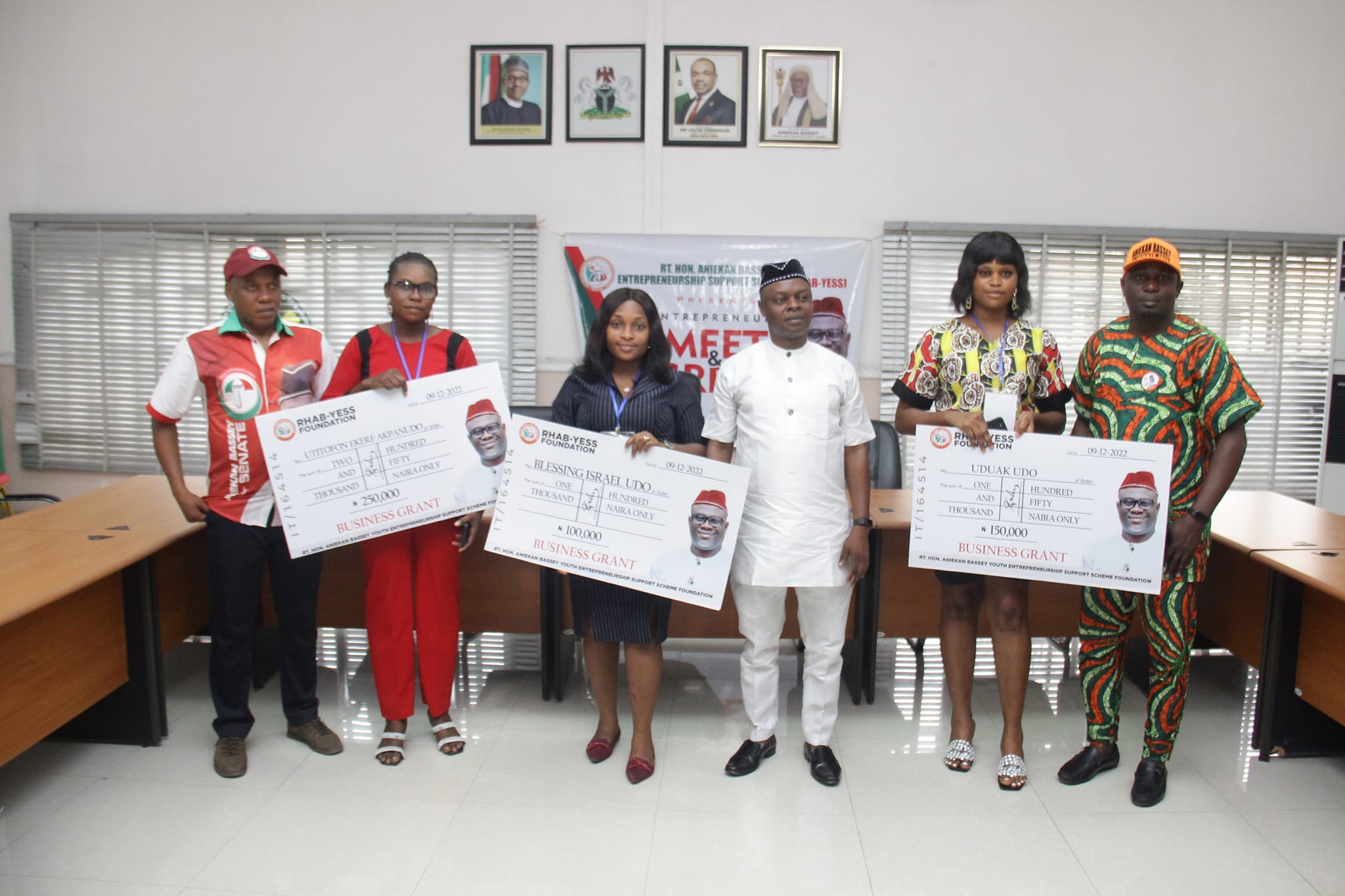 Read more about the article <strong>YOUTH DEVELOPMENT: RHAB-YESS FOUNDATION GIVES N1MILLION TO A’IBOM YOUNG ENTREPRENEURS</strong>